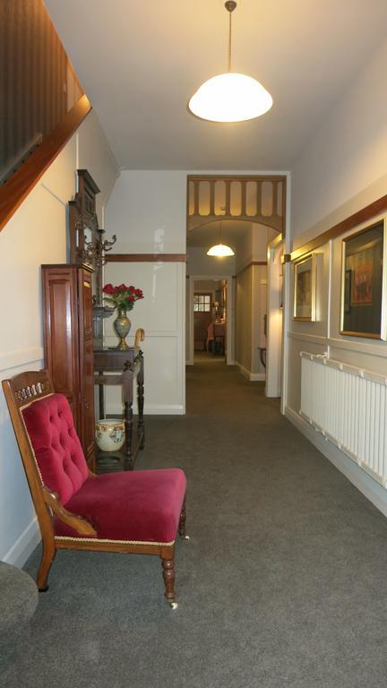 Cheltenham House แฮนเมอร์สปริงส์ ภายนอก รูปภาพ