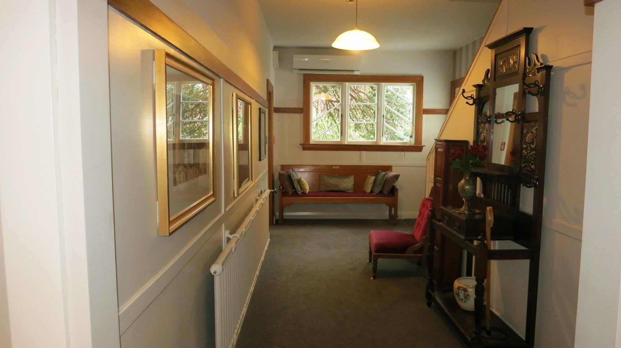 Cheltenham House แฮนเมอร์สปริงส์ ภายนอก รูปภาพ