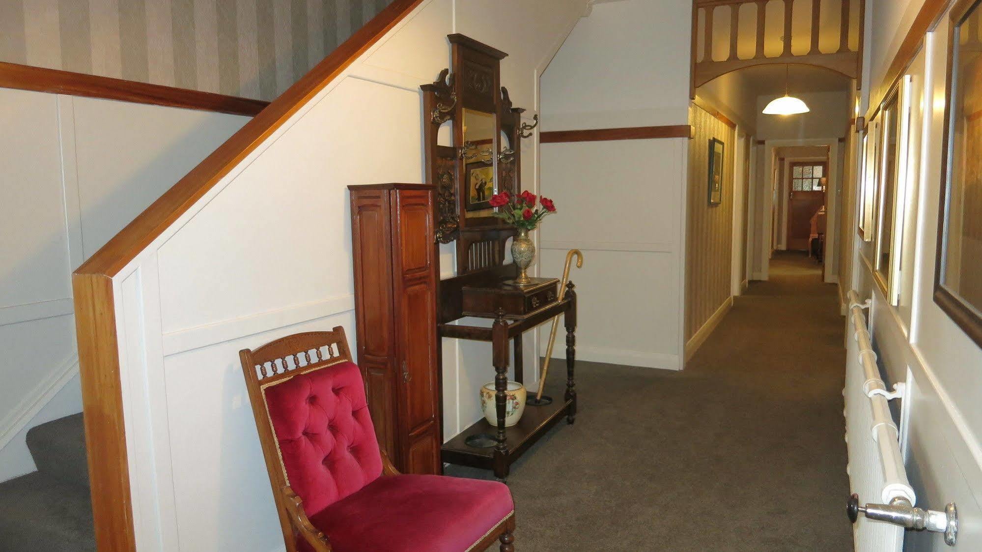 Cheltenham House แฮนเมอร์สปริงส์ ภายนอก รูปภาพ