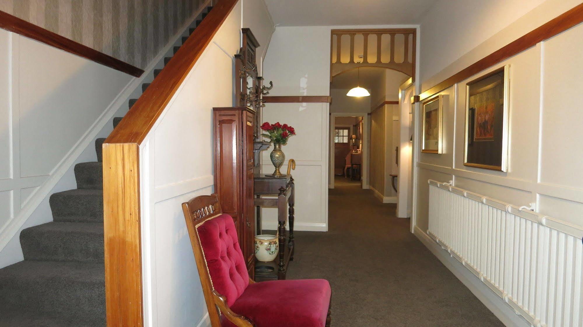 Cheltenham House แฮนเมอร์สปริงส์ ภายนอก รูปภาพ